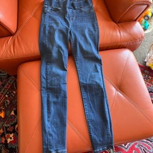 Liverpool brand size 6/28 maternity skinny jeans